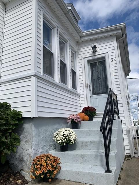 29 Ash St, Fall River, MA 02724 photo 3