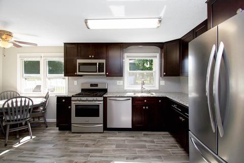 85 Penncastle St, Springfield, MA 01129 photo 5