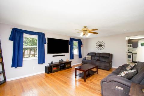 85 Penncastle St, Springfield, MA 01129 photo 11