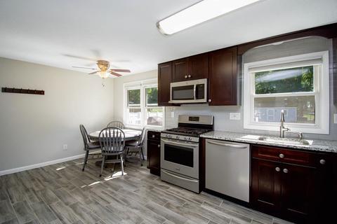 85 Penncastle St, Springfield, MA 01129 photo 6