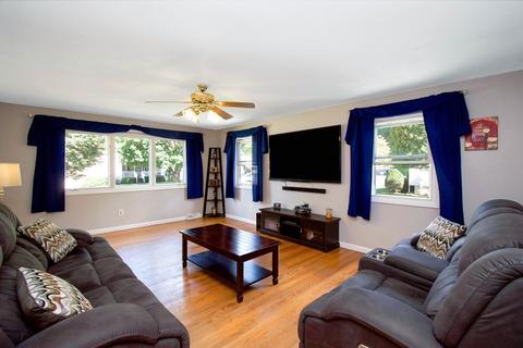 85 Penncastle St, Springfield, MA 01129 photo 9