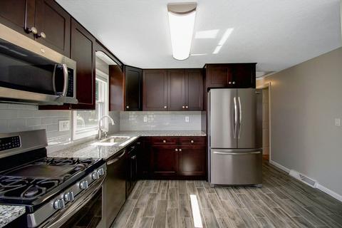 85 Penncastle St, Springfield, MA 01129 photo 3