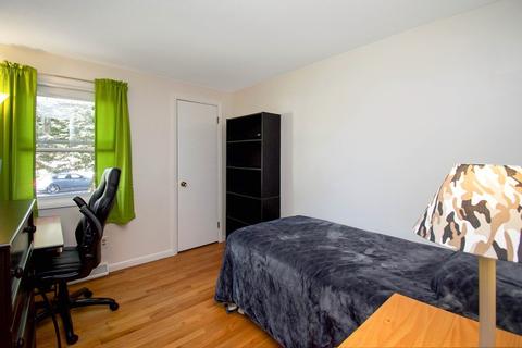 85 Penncastle St, Springfield, MA 01129 photo 13