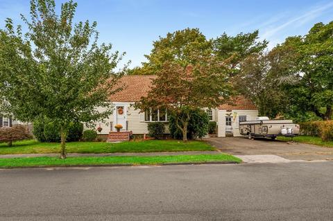 38 Walter Rd, Danvers, MA 01923 photo 2
