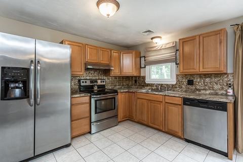 169 Temi Rd, Raynham, MA 02767 photo 4