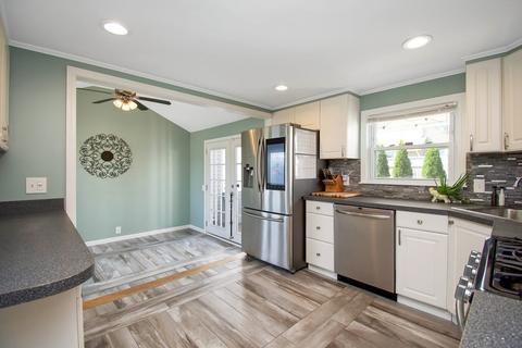 218 Winton St, Springfield, MA 01118 photo 6