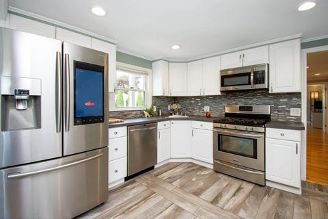 218 Winton St, Springfield, MA 01118 photo 4