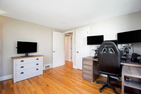 218 Winton St, Springfield, MA 01118 photo 16