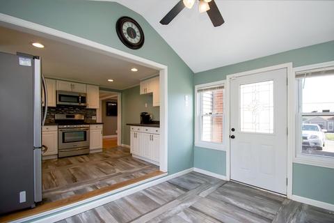 218 Winton St, Springfield, MA 01118 photo 3