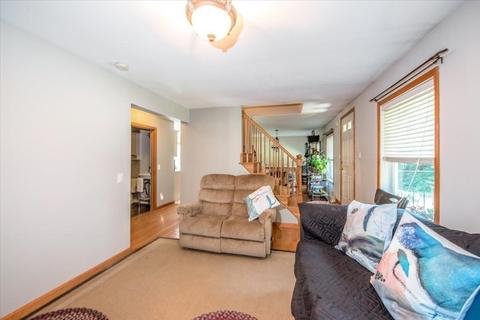 2 Shade Tree Ln, Acushnet, MA 02743 photo 12