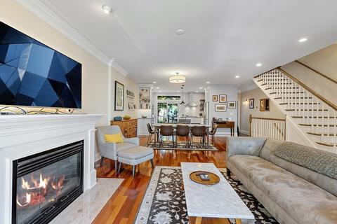 487 E Third St, Boston, MA 02127 photo 13