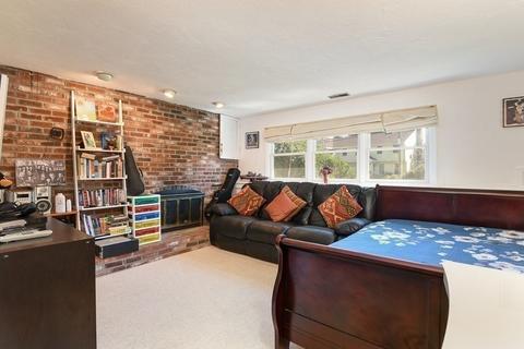 101 Standish Rd, Needham, MA 02492 photo 22