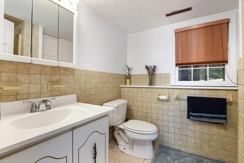 101 Standish Rd, Needham, MA 02492 photo 25