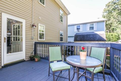 332 Parkerview St, Springfield, MA 01129 photo 3