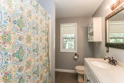 332 Parkerview St, Springfield, MA 01129 photo 23