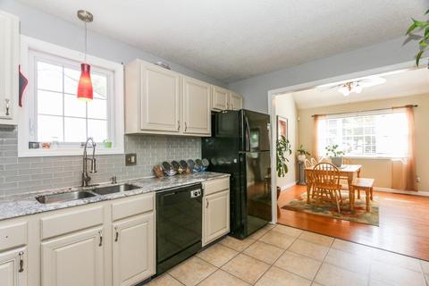 332 Parkerview St, Springfield, MA 01129 photo 11