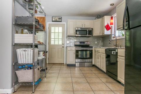 332 Parkerview St, Springfield, MA 01129 photo 13