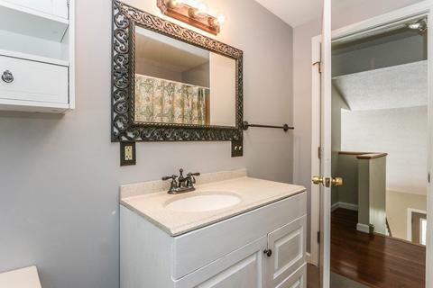332 Parkerview St, Springfield, MA 01129 photo 22