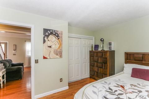 332 Parkerview St, Springfield, MA 01129 photo 15