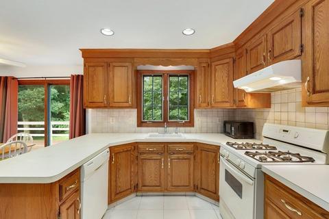 21 Walnut Hill Rd, Millis, MA 02054 photo 13
