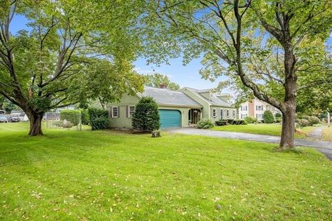 4 Seneca Dr, Danvers, MA 01923 photo 1