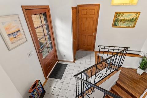 6 Alexander Cir, Marblehead, MA 01945 photo 3