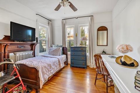 39 Abbott St, Lawrence, MA 01843 photo 4