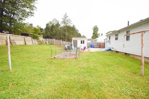 39 Gardens Dr, Springfield, MA 01119 photo 9