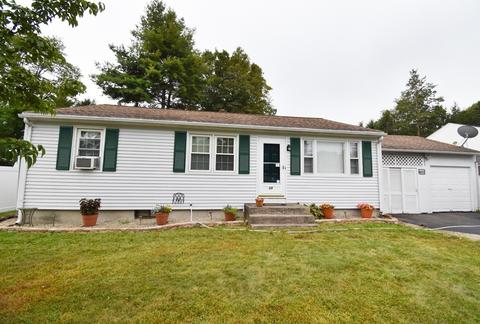 39 Gardens Dr, Springfield, MA 01119 photo 1