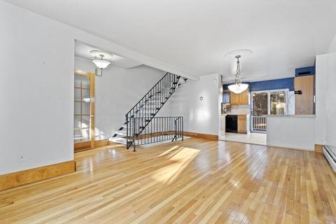 770 E 6th St, Boston, MA 02127 photo 4