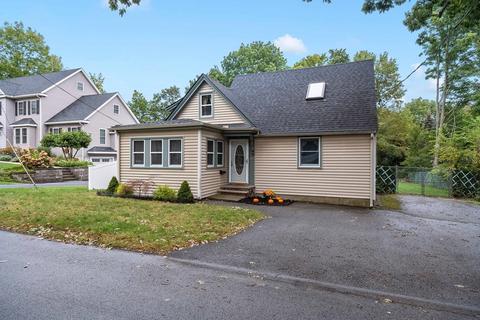 102 Orange St, Reading, MA 01867 photo 3