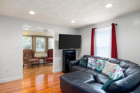 102 Orange St, Reading, MA 01867 photo 7