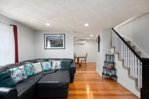102 Orange St, Reading, MA 01867 photo 5
