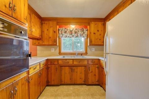 3 Daniel Dr, Chicopee, MA 01013 photo 8