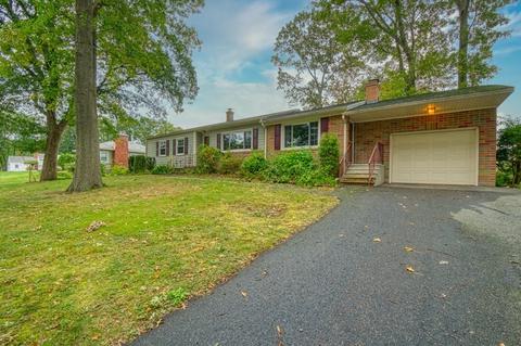 3 Daniel Dr, Chicopee, MA 01013 photo 2