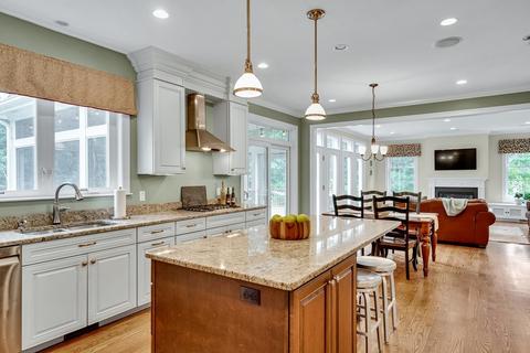 1065 South St, Needham, MA 02492 photo 9