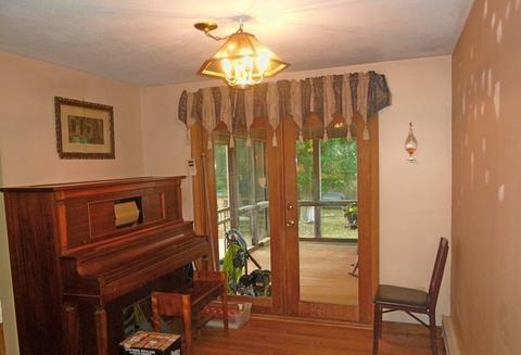 132 Plain St, Easthampton, MA 01027 photo 5