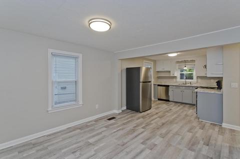 228 Shawmut St, Springfield, MA 01108 photo 10
