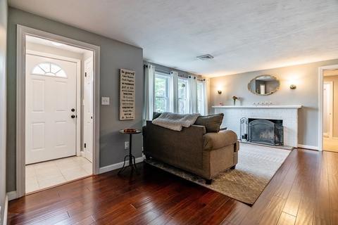 19 Waring Rd, Natick, MA 01760 photo 2