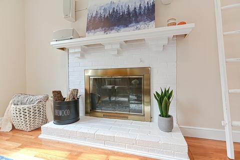 301 William St, Stoneham, MA 02180 photo 4