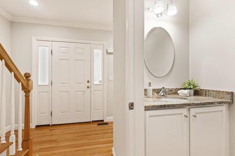 7 Traverse St #B, Wakefield, MA 01880 photo 6