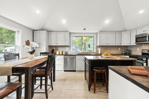 29 Gardner Rd, Reading, MA 01867 photo 2