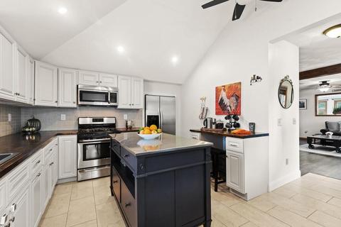 29 Gardner Rd, Reading, MA 01867 photo 4