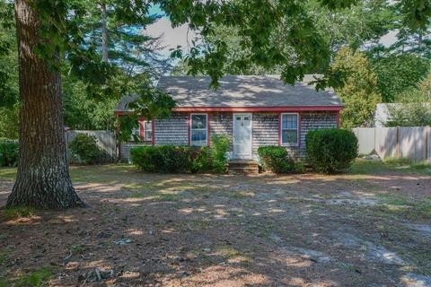 56 Hathaway St, Wareham, MA 02571 photo 2