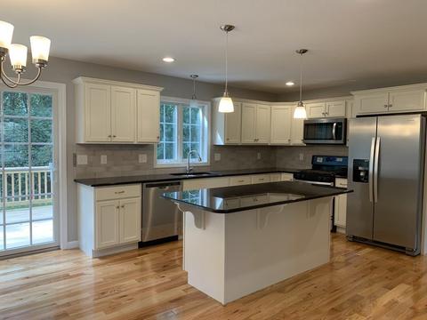 138 Lamont St, Springfield, MA 01119 photo 2