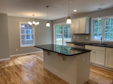 138 Lamont St, Springfield, MA 01119 photo 4