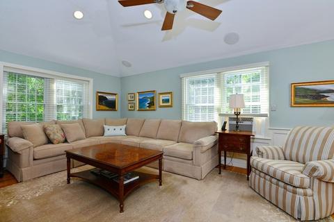17 Northbridge Rd, Mendon, MA 01756 photo 3