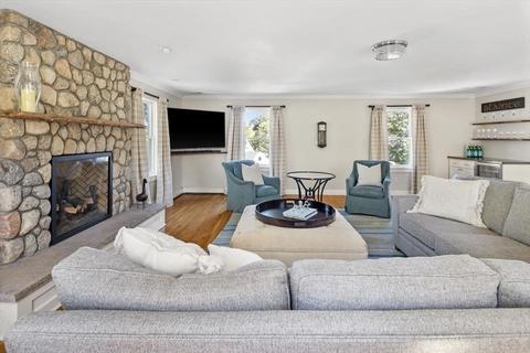 146 Hull St, Hingham, MA 02043 photo 17
