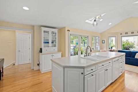 34 Lilly Ln, Dedham, MA 02026 photo 6