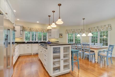 54 Eagle Dr, Mashpee, MA 02649 photo 11
